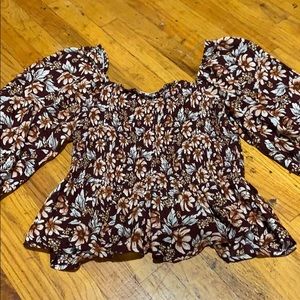 Off the shoulder top! Floral design!